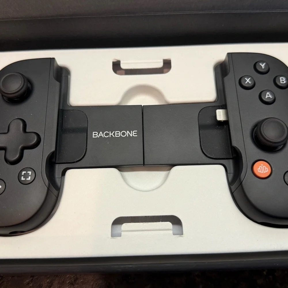 Backbone Xbox Controller for iPhone (Lightning Cable)